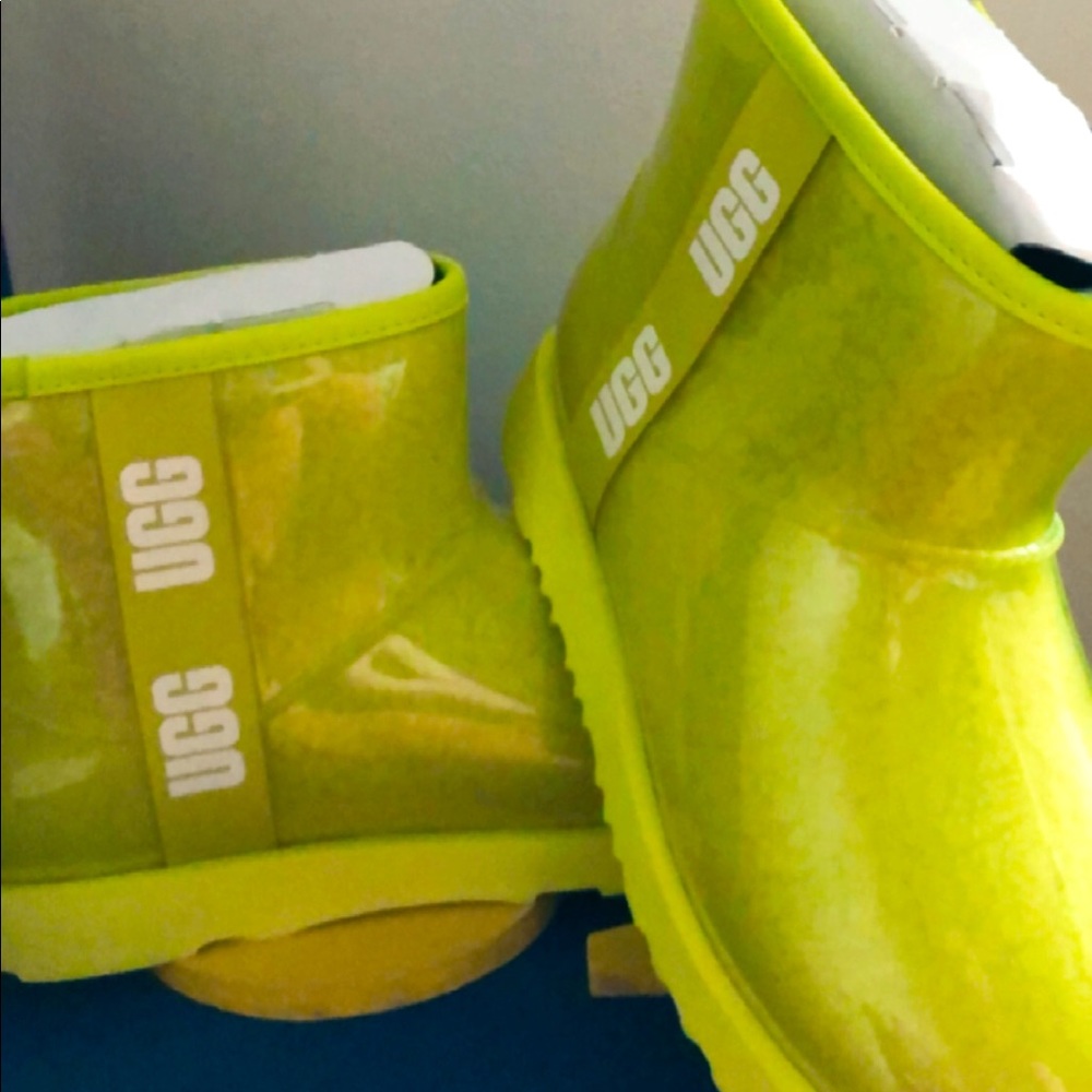 UGG Classic Clear Mini II